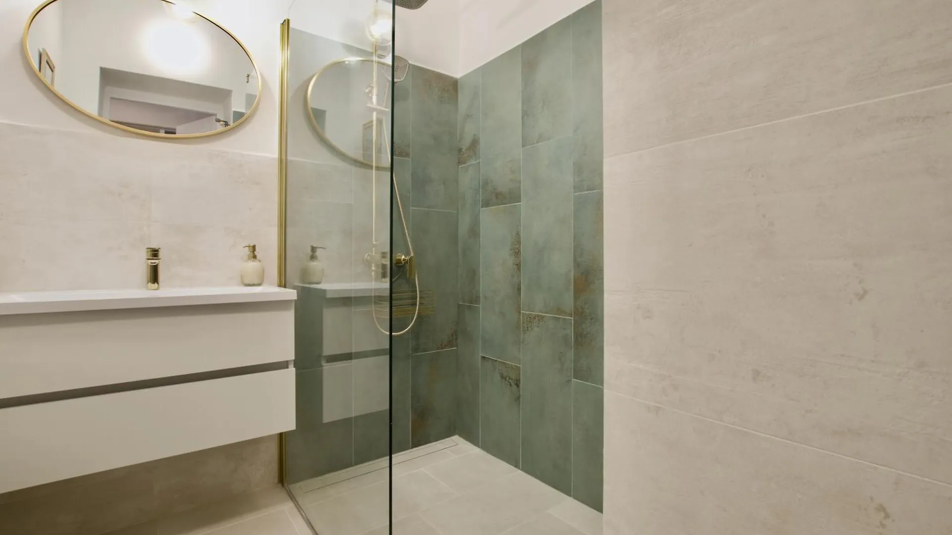 Standard Apartment By Hi5-Paulay Ede Apartment Budapest 0*,  Hungary